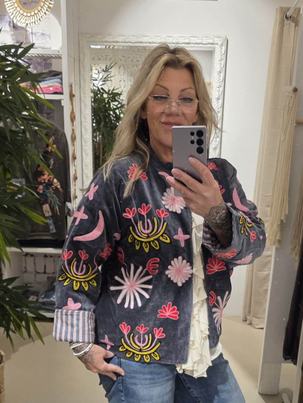 Jasje fluweel embroidery