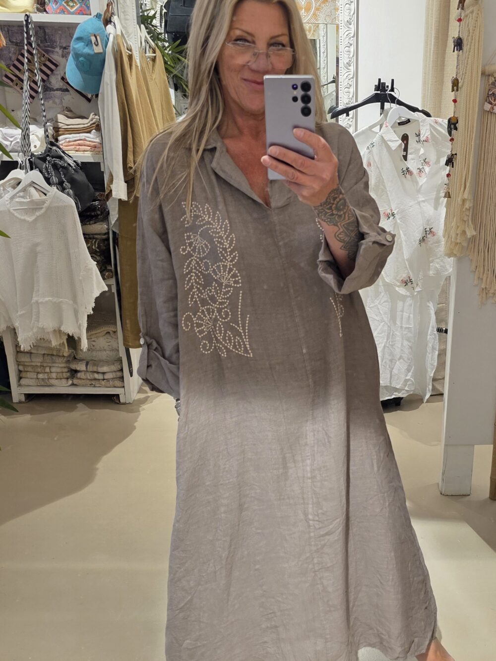 Linnen jurk met borduursel