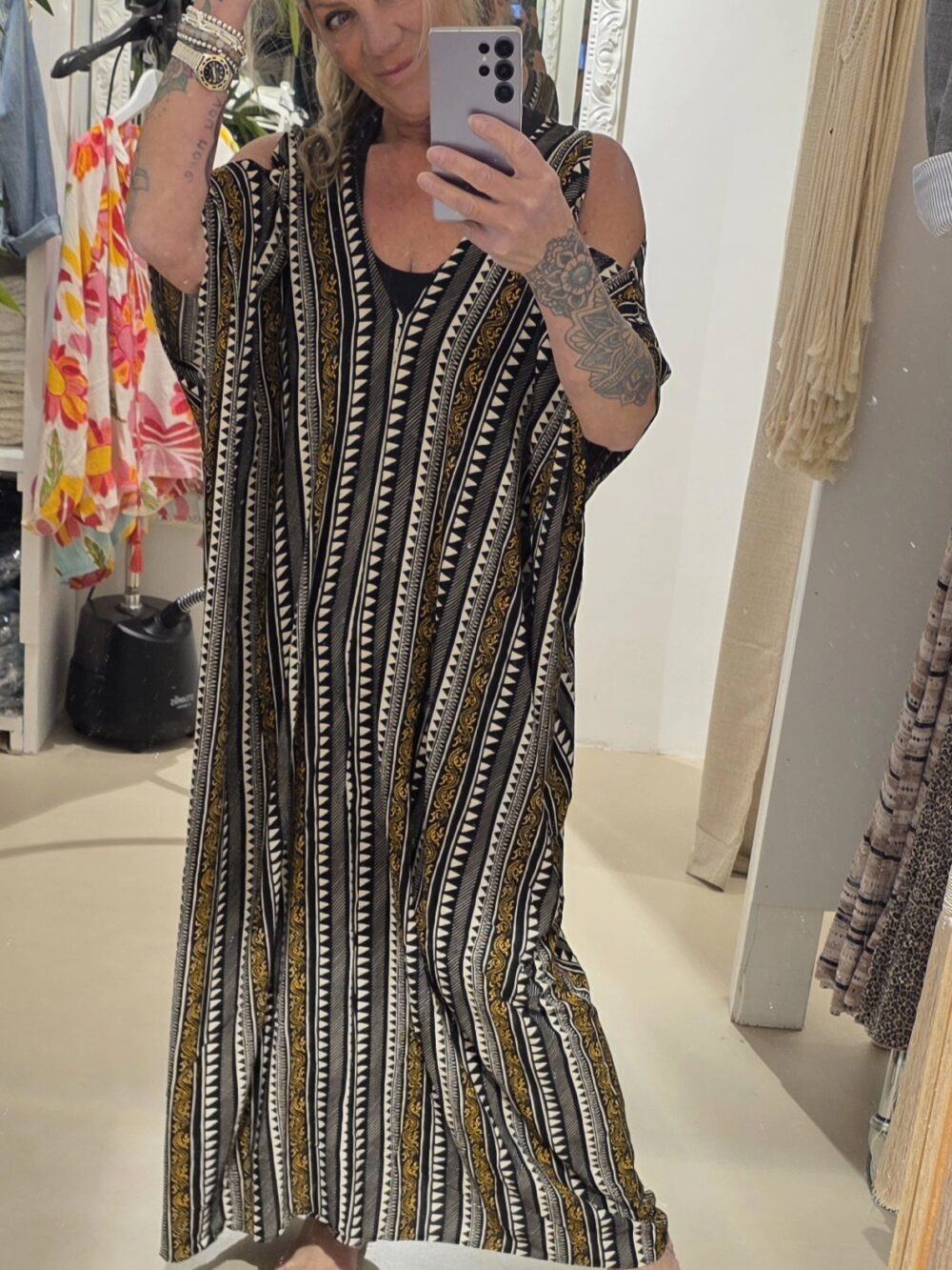 Kaftan dark waters